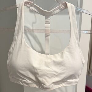 Unissu HugCurve Sports Bra